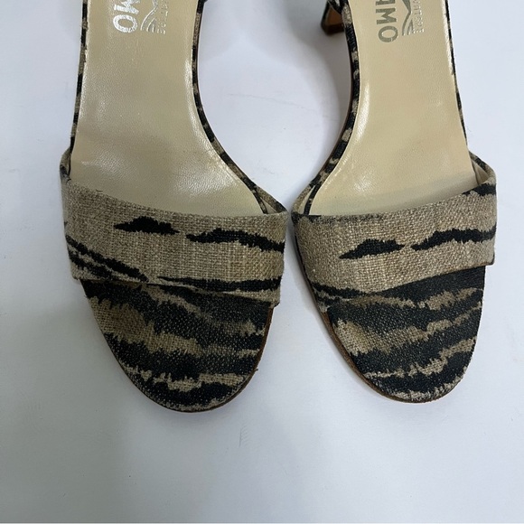 Salvatore Ferragamo Black and Tan Animal Print Heels Size 9 - Picture 2 of 10